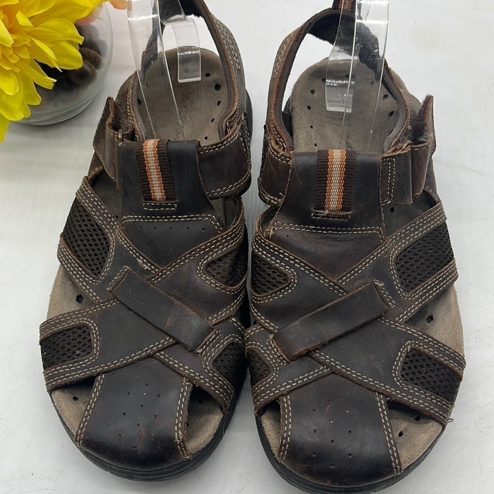 Skechers Brown Leather Sandals Size 11. SKT3560